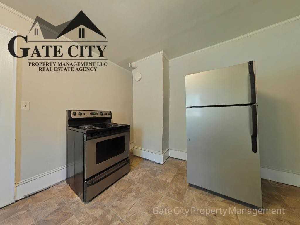 224 N Dunleith Ave - Photo 2 of 10
