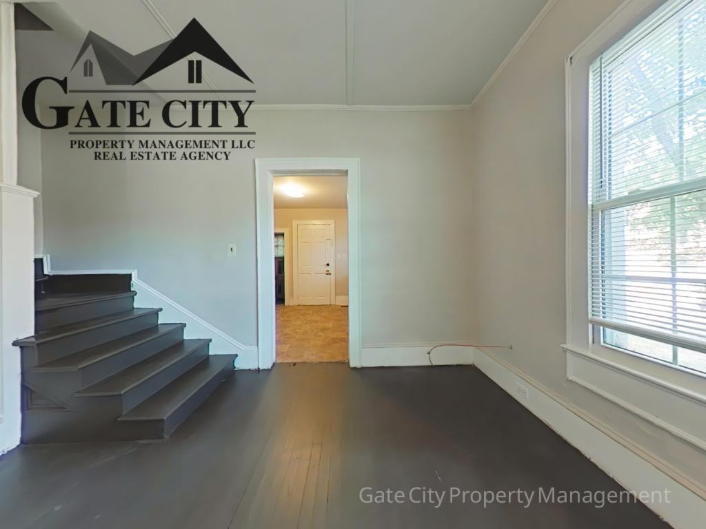 224 N Dunleith Ave - Photo 3 of 10