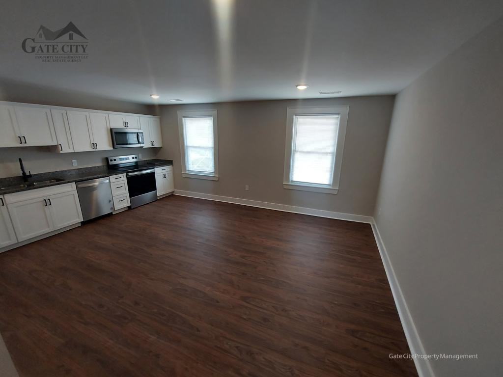 36 E 4th St - Photo 4 of 11