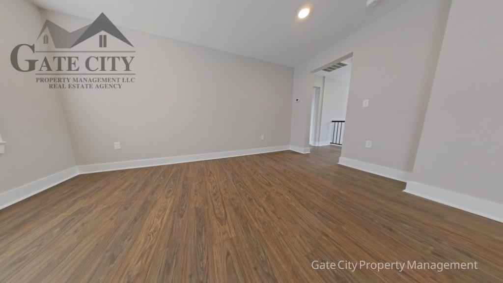 36 E 4th St - Photo 5 of 11