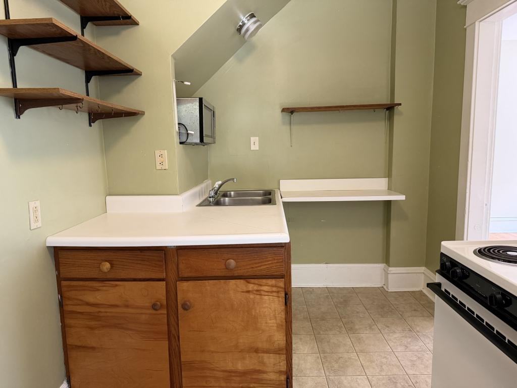 48 Monroe St - Photo 2 of 21