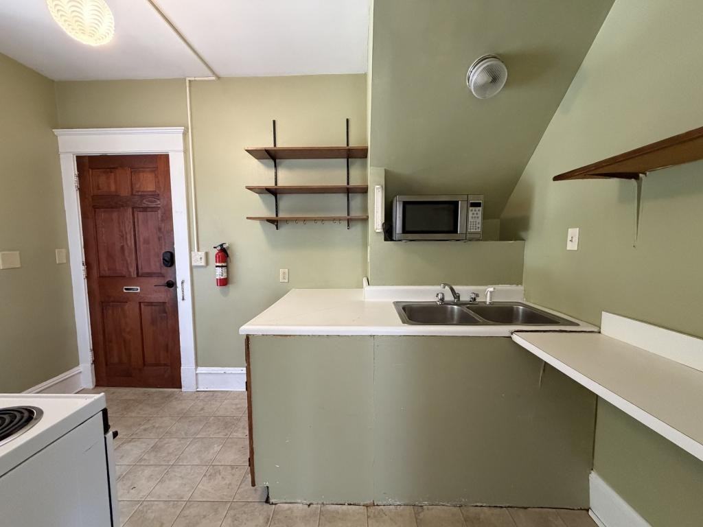 48 Monroe St - Photo 6 of 21