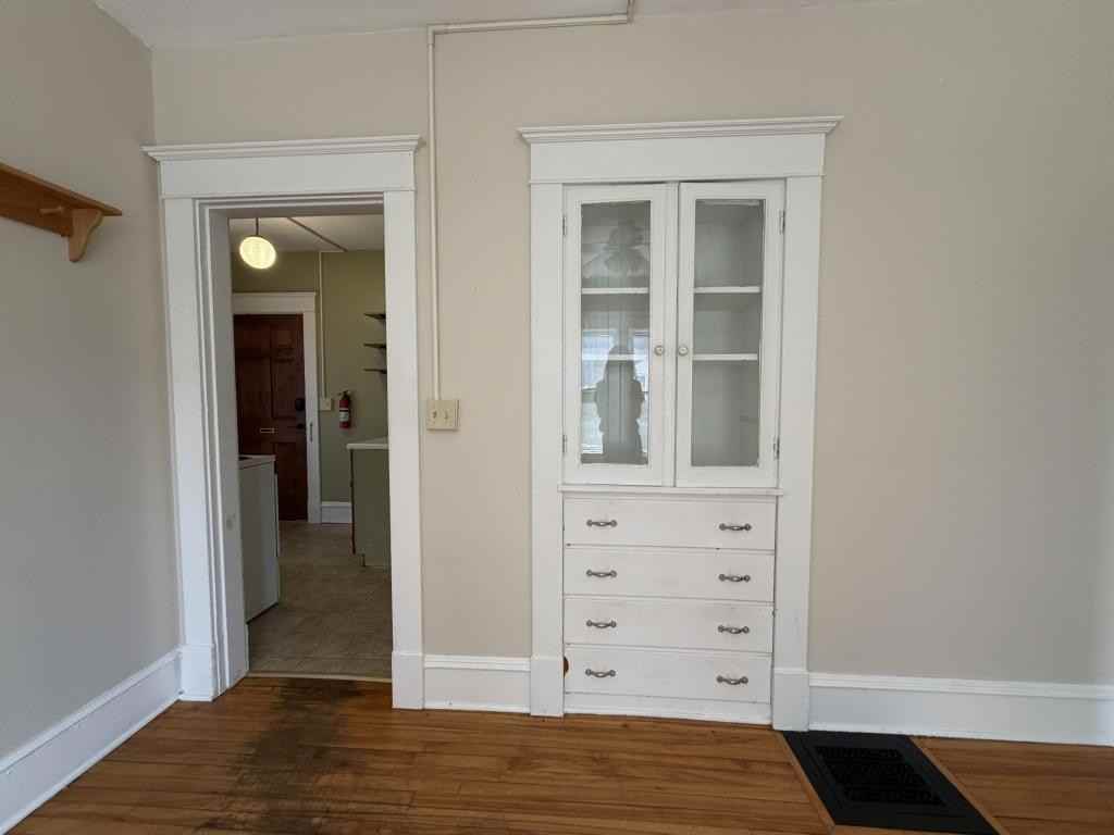48 Monroe St - Photo 7 of 21