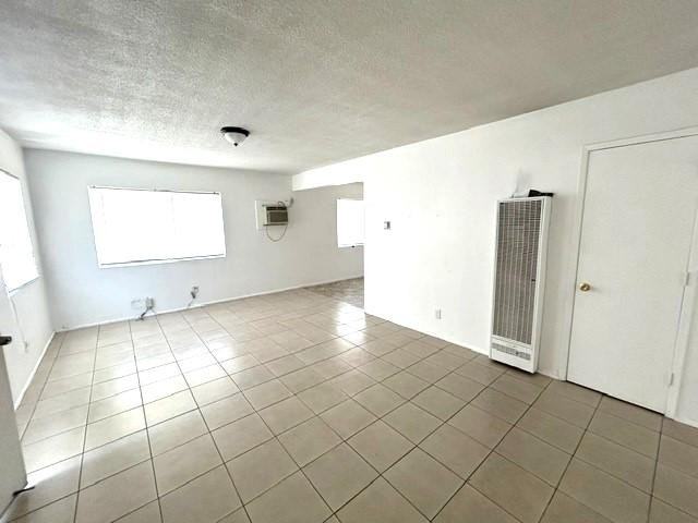 429 W 6th St - Photo 2 of 8