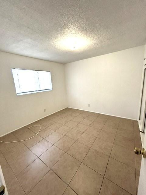 429 W 6th St - Photo 6 of 8