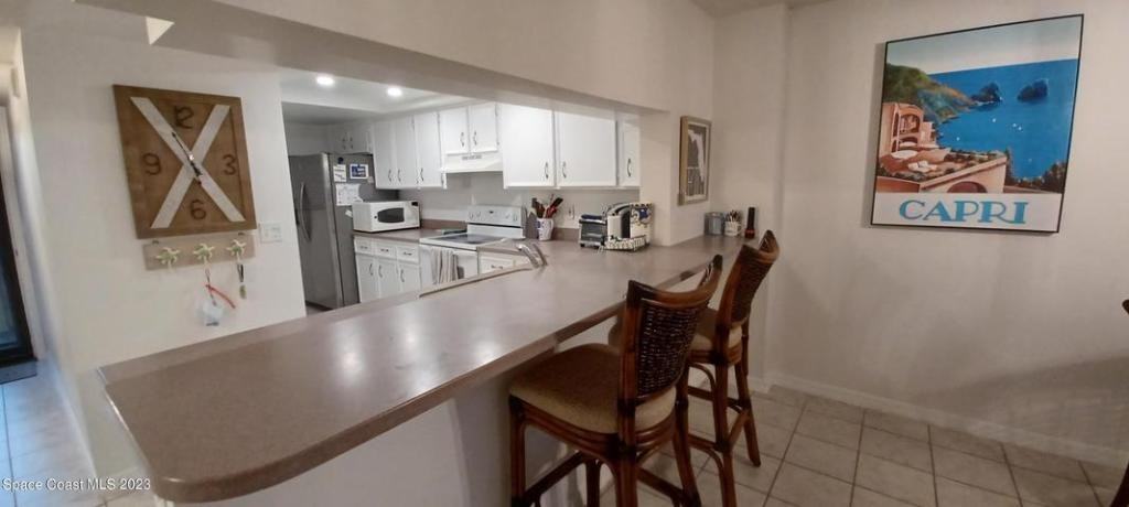 1860 N Atlantic 402 - Photo 6 of 10