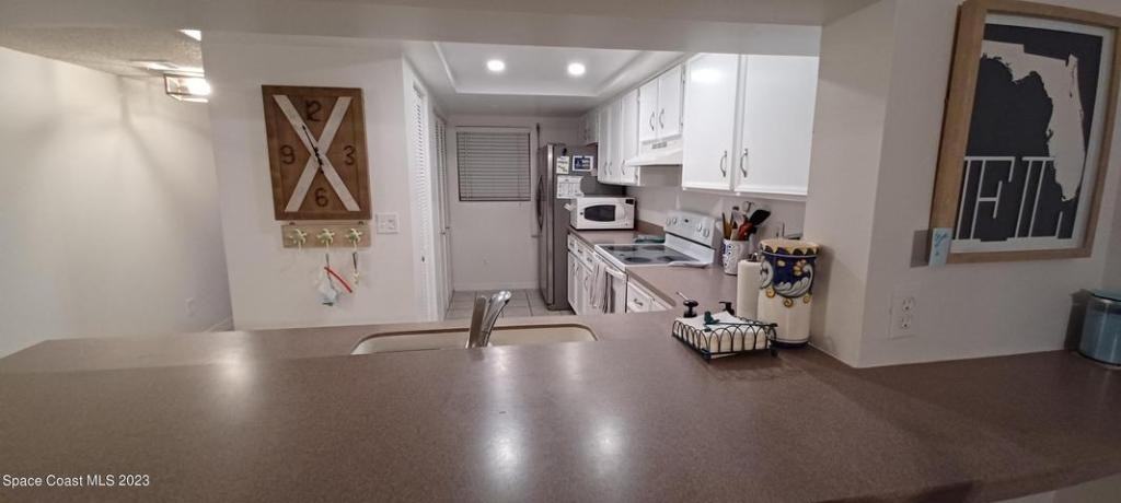 1860 N Atlantic 402 - Photo 7 of 10