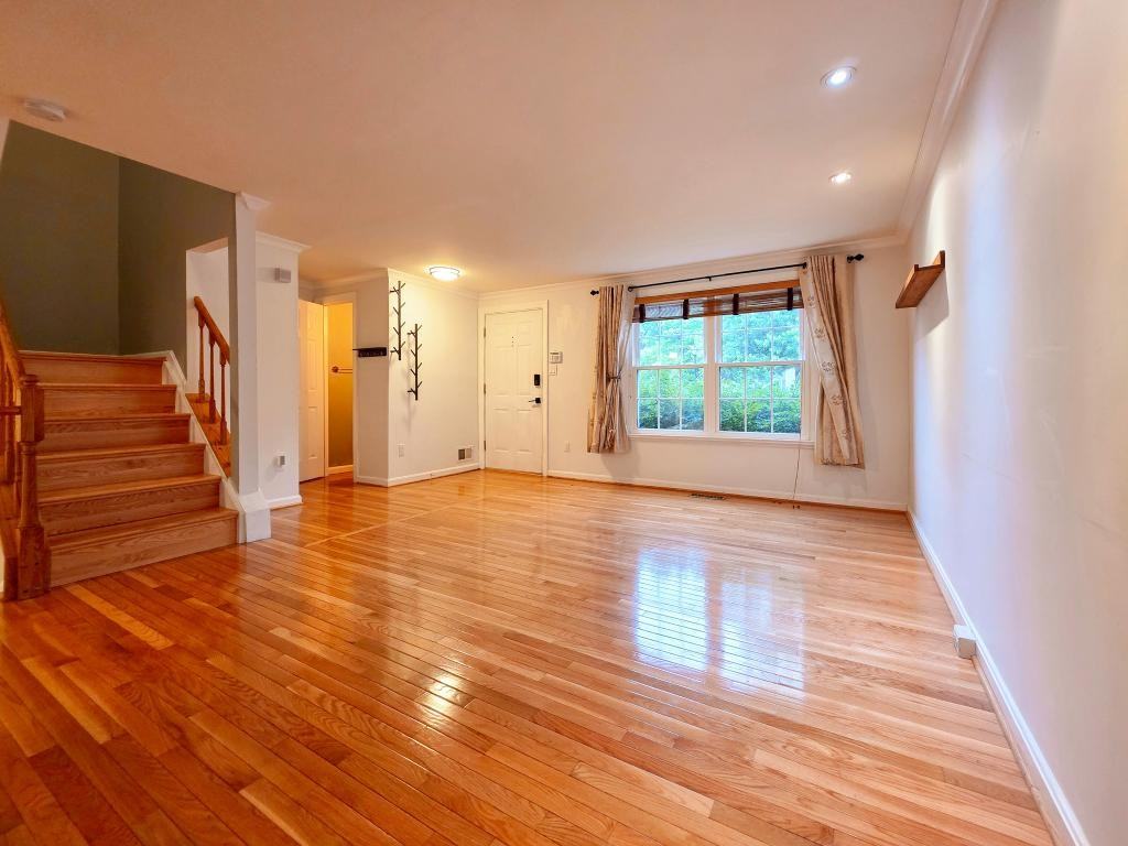 6605 Rockleigh Way - Photo 3 of 26