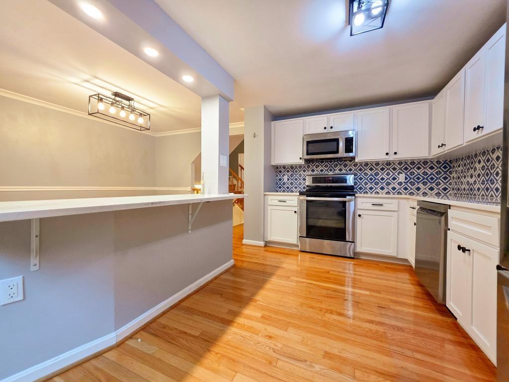 6605 Rockleigh Way - Photo 7 of 26