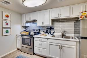 featured image of 4441 W Bethany Home Rd