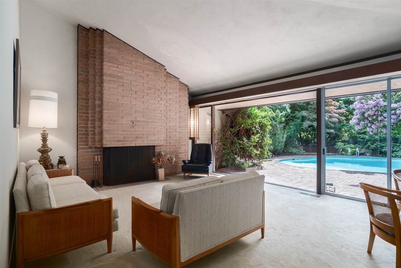 7050 Hudson Street - Photo 4 of 12