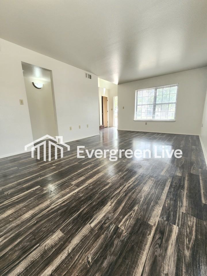 132 Hound Ct - Photo 4 of 27
