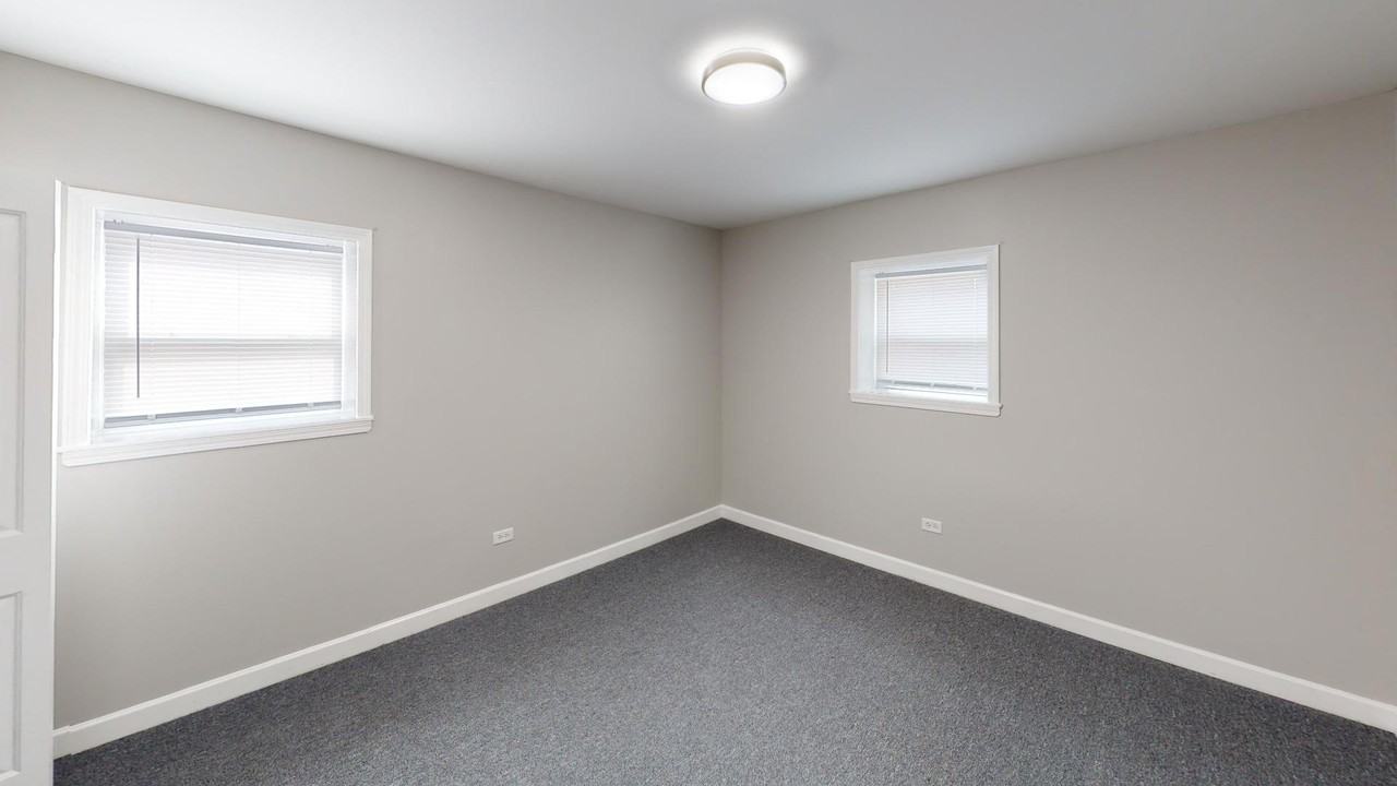 14036-50 Tracy Ave - Photo 4 of 14