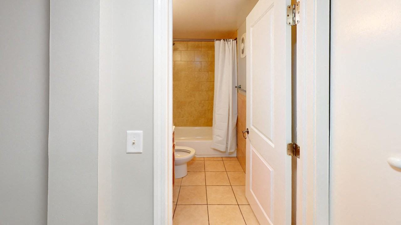 14036-50 Tracy Ave - Photo 5 of 14