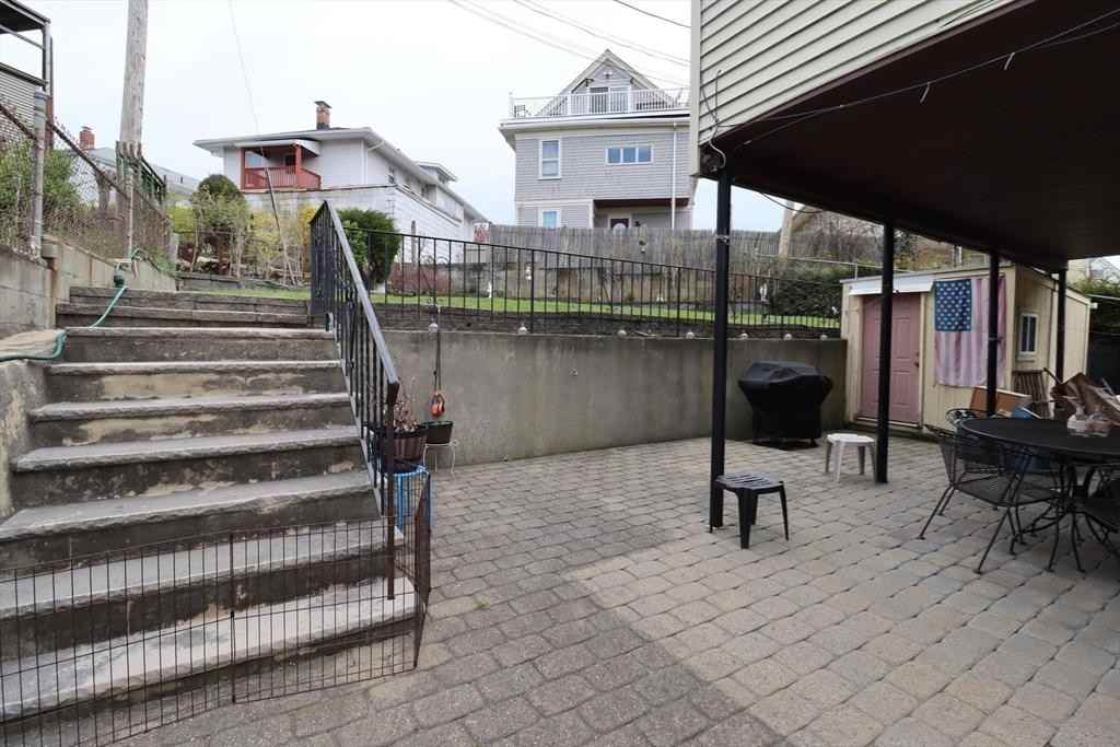 667 Fellsway - Photo 3 of 18