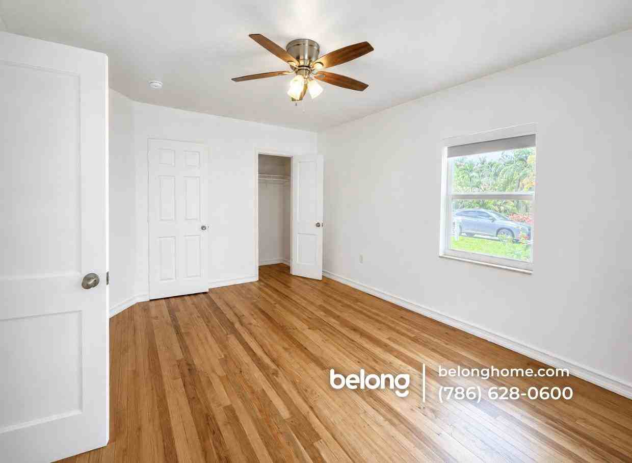 1504 Funston St - Photo 5 of 8