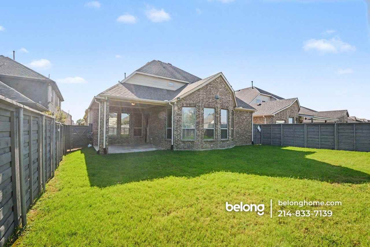 7024 Green Field St - Photo 2 of 38