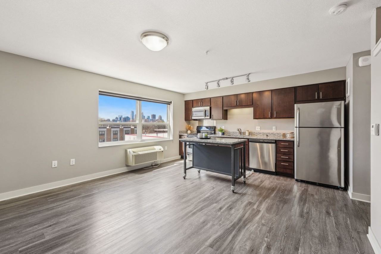 Spectrum Apartments & Townhomes - Photo 7 of 50