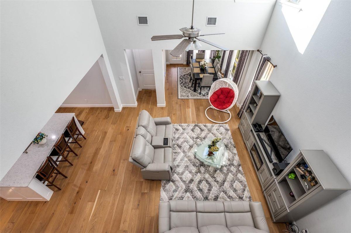 8468 Wembley - Photo 5 of 14