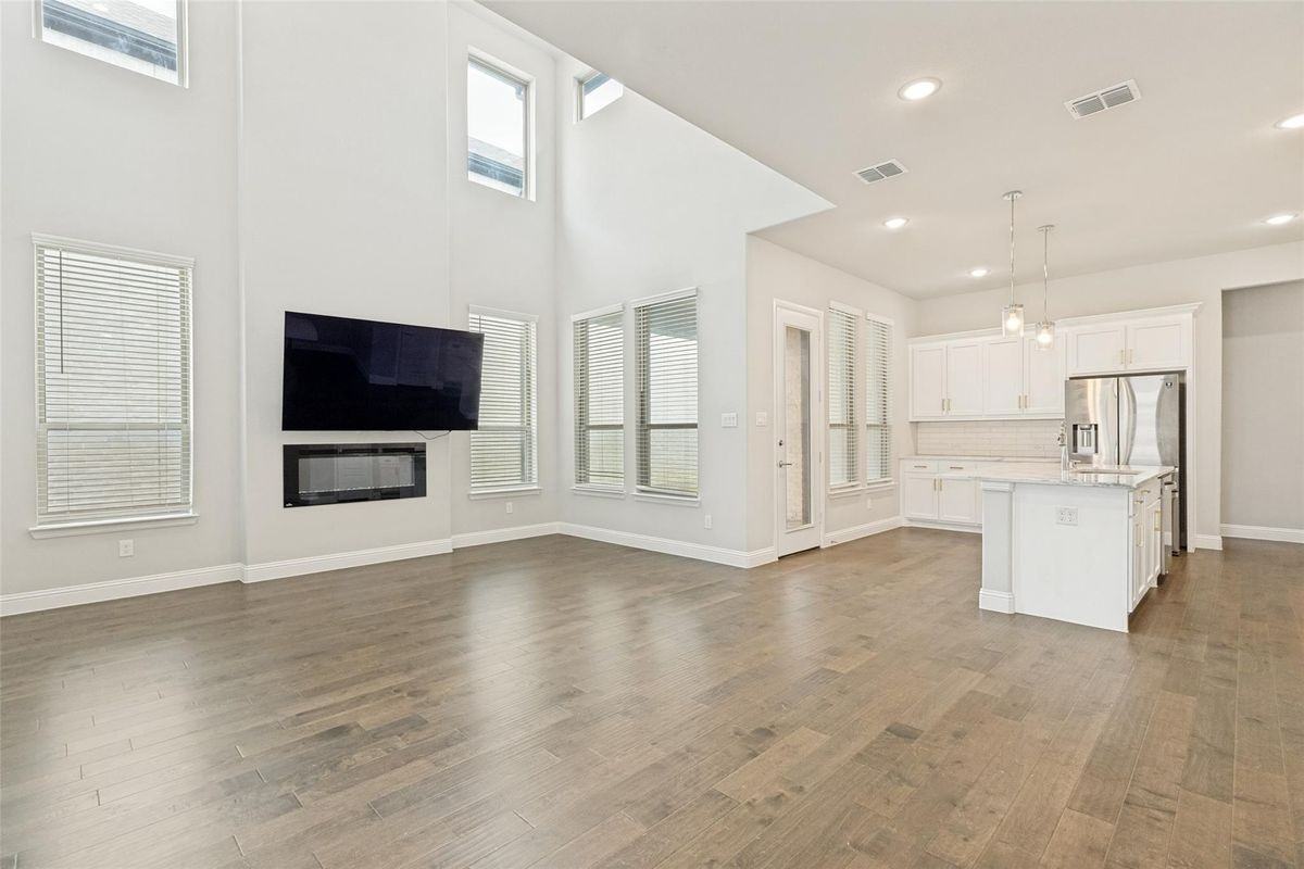 13050 Scissortail Dr - Photo 3 of 9