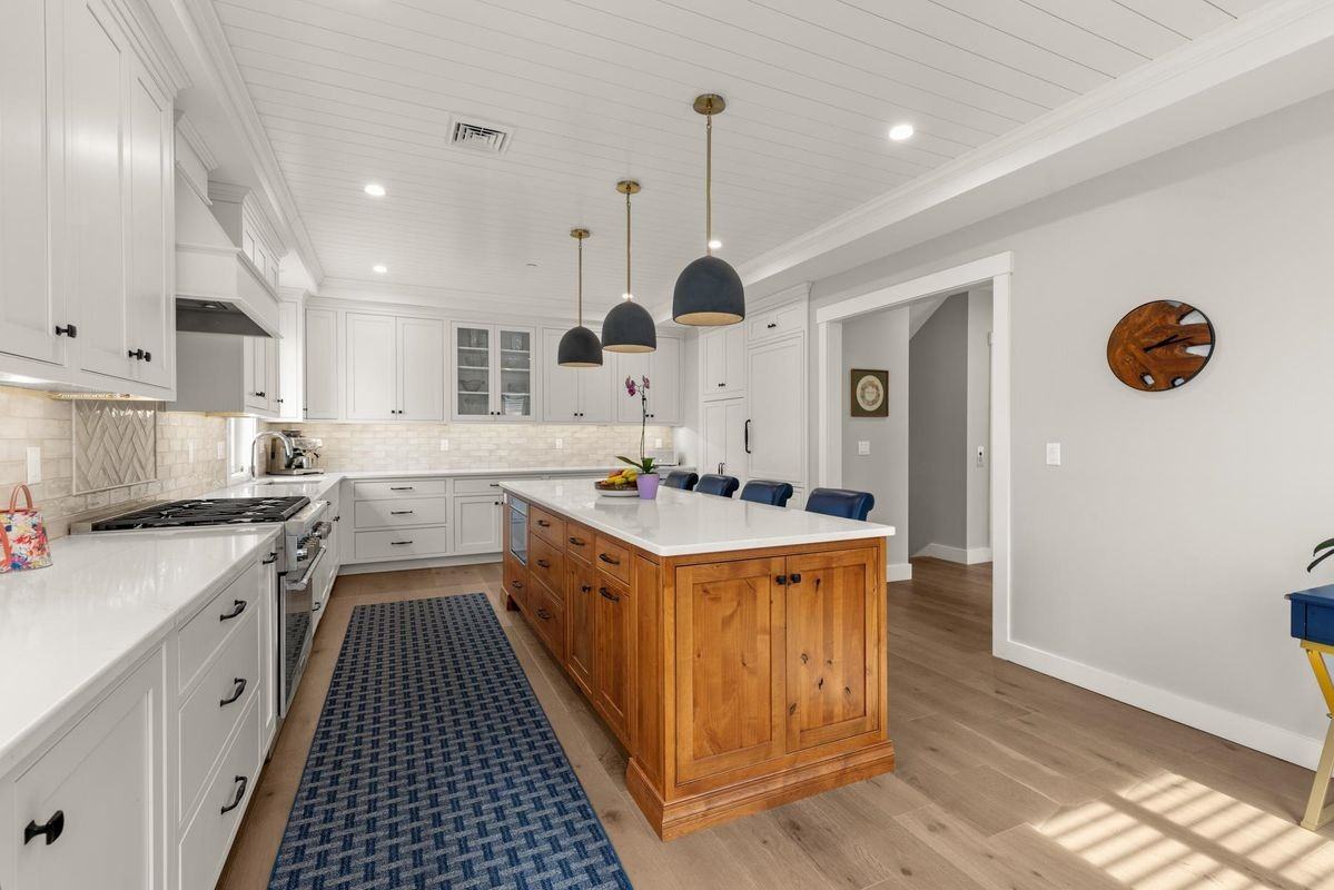 28 Little Bay Dr - Photo 3 of 50