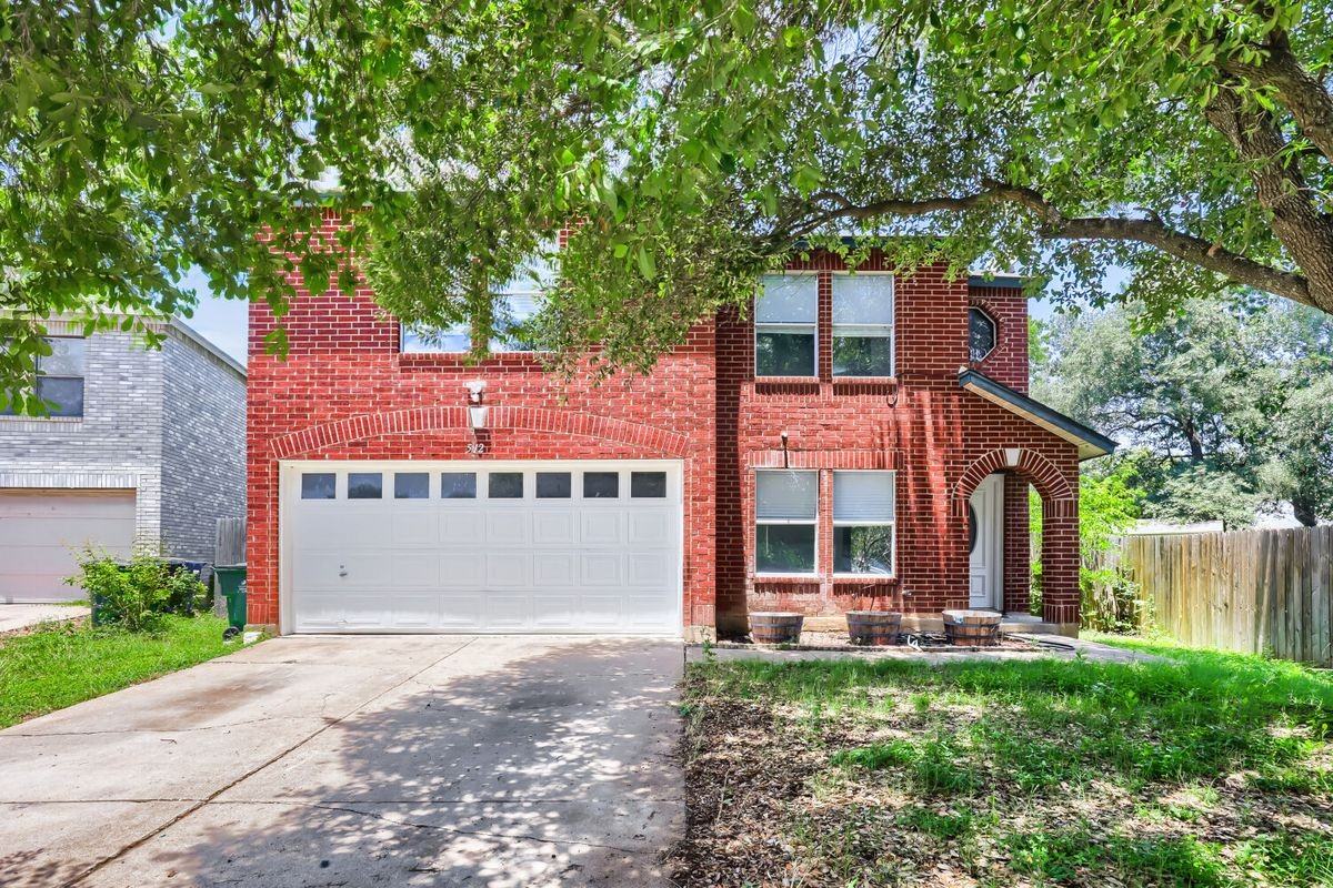 512 Woodford Dr - Photo 3 of 5