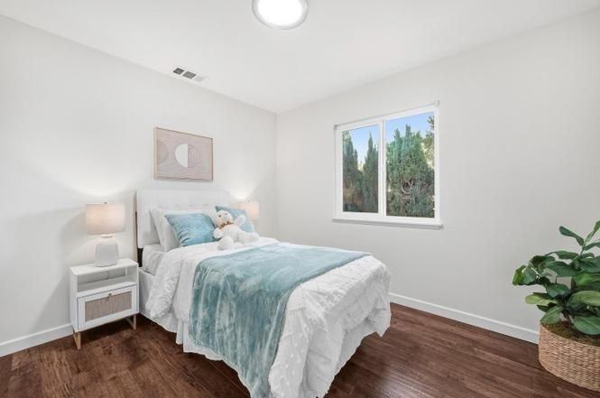 373 Dayton Ave - Photo 5 of 25