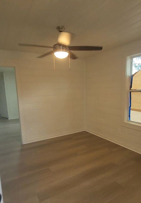 421 Donald St - Photo 2 of 6