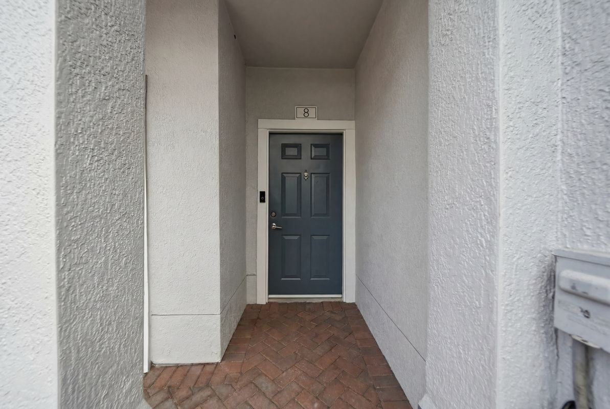 2532 Grand Central Pkwy - Photo 3 of 34