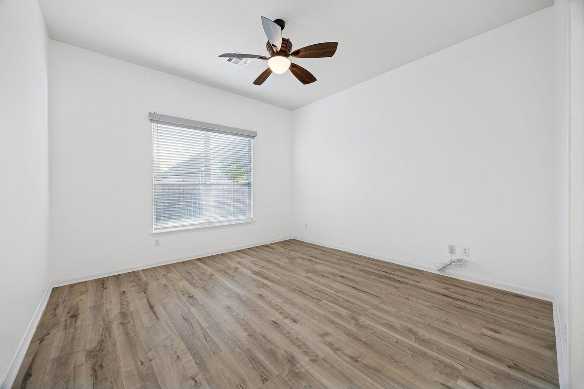 2995 Overland St - Photo 6 of 10