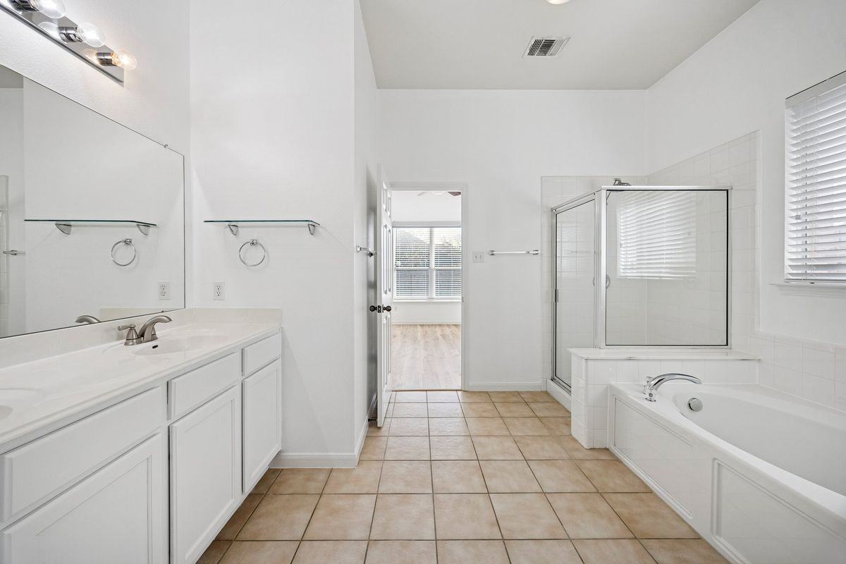 2995 Overland St - Photo 7 of 10