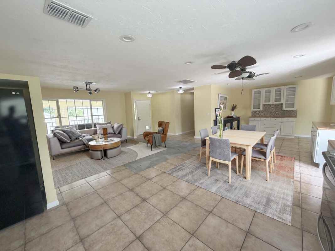 7941 Sycamore Dr - Photo 3 of 6