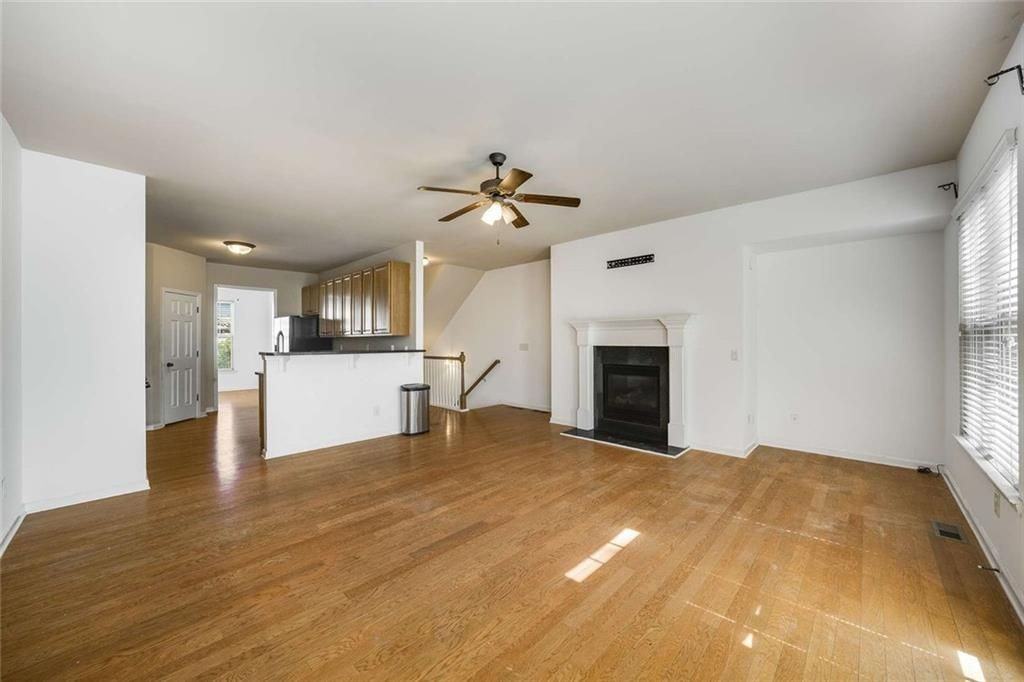 1798 Oakbrook Ln Nw ##8 - Photo 7 of 42