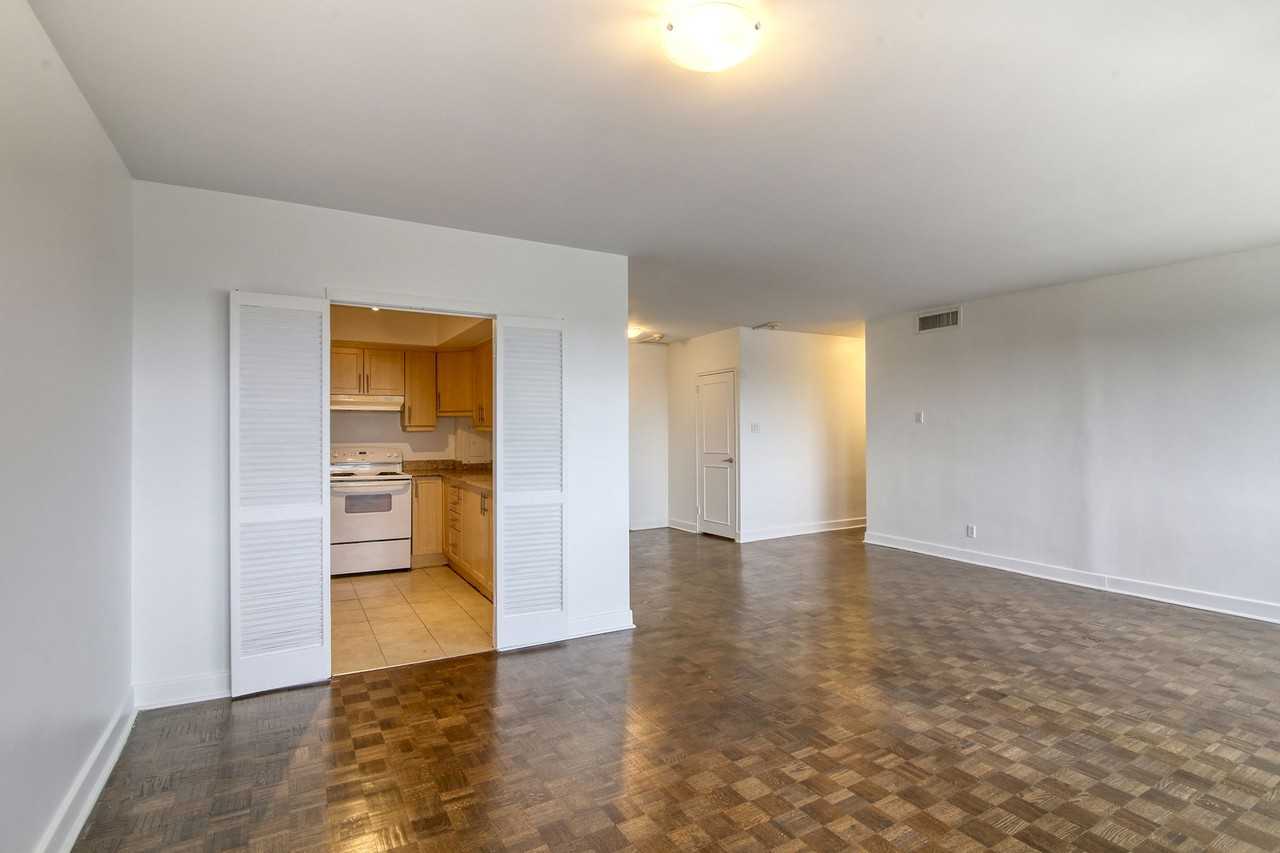 3555 Ch De La Côte-Des-Neiges — photo 2