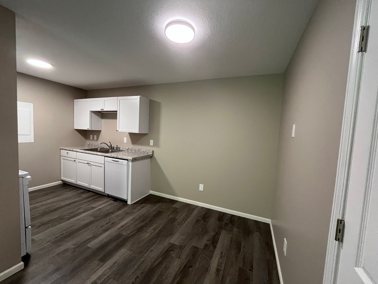 Village Court Apartments - Photo 3 of 45