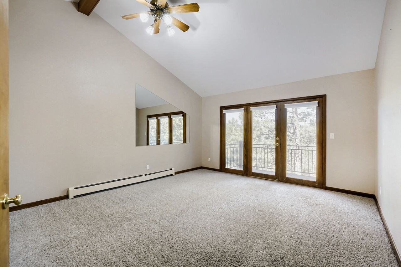 21648 Mountsfield Dr - Photo 4 of 32