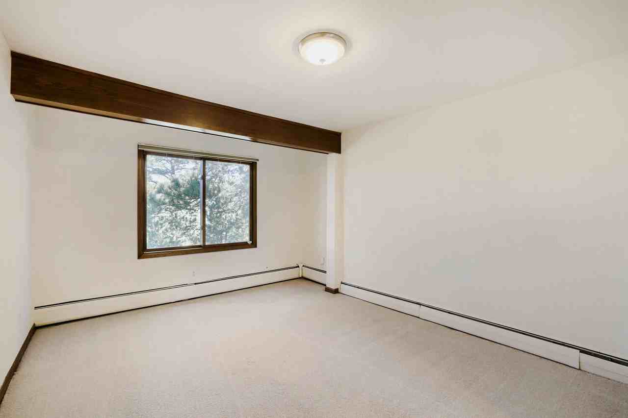 21648 Mountsfield Dr - Photo 7 of 32
