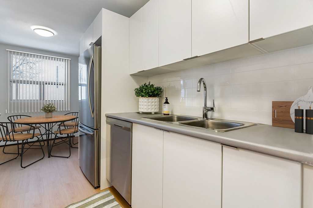 Castlegrove Apartments - Photo 3 of 11