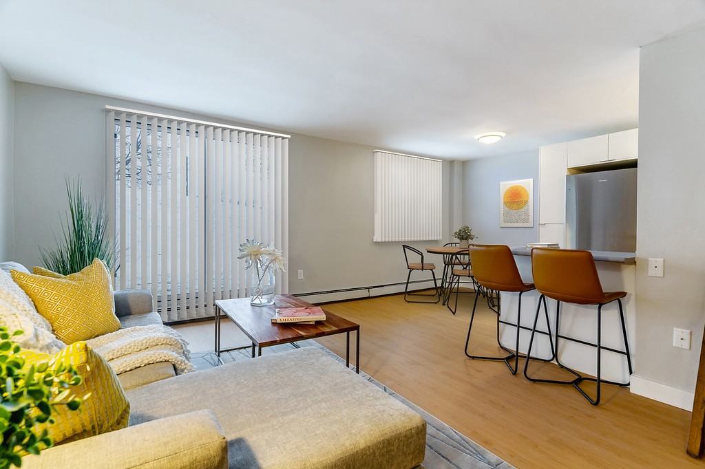Castlegrove Apartments - Photo 7 of 11