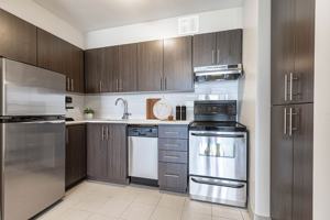 featured image of 205 Hunter St W