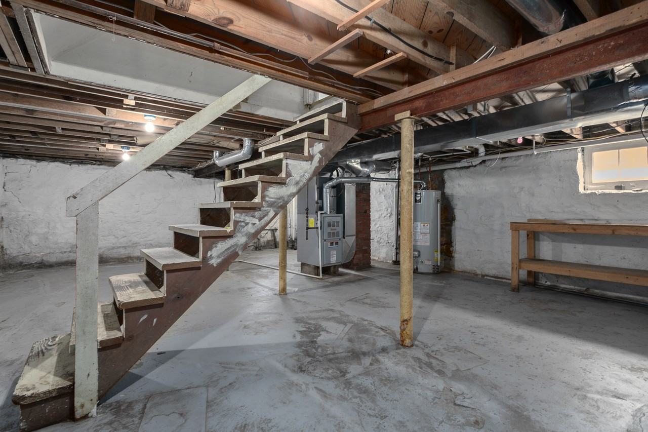 6527 W 80th St - Photo 2 of 28