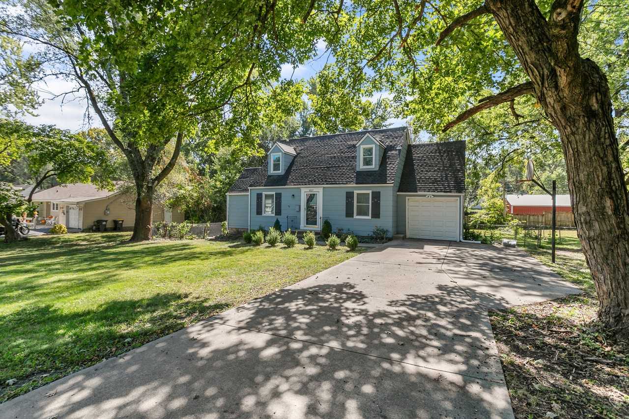 6527 W 80th St - Photo 6 of 28