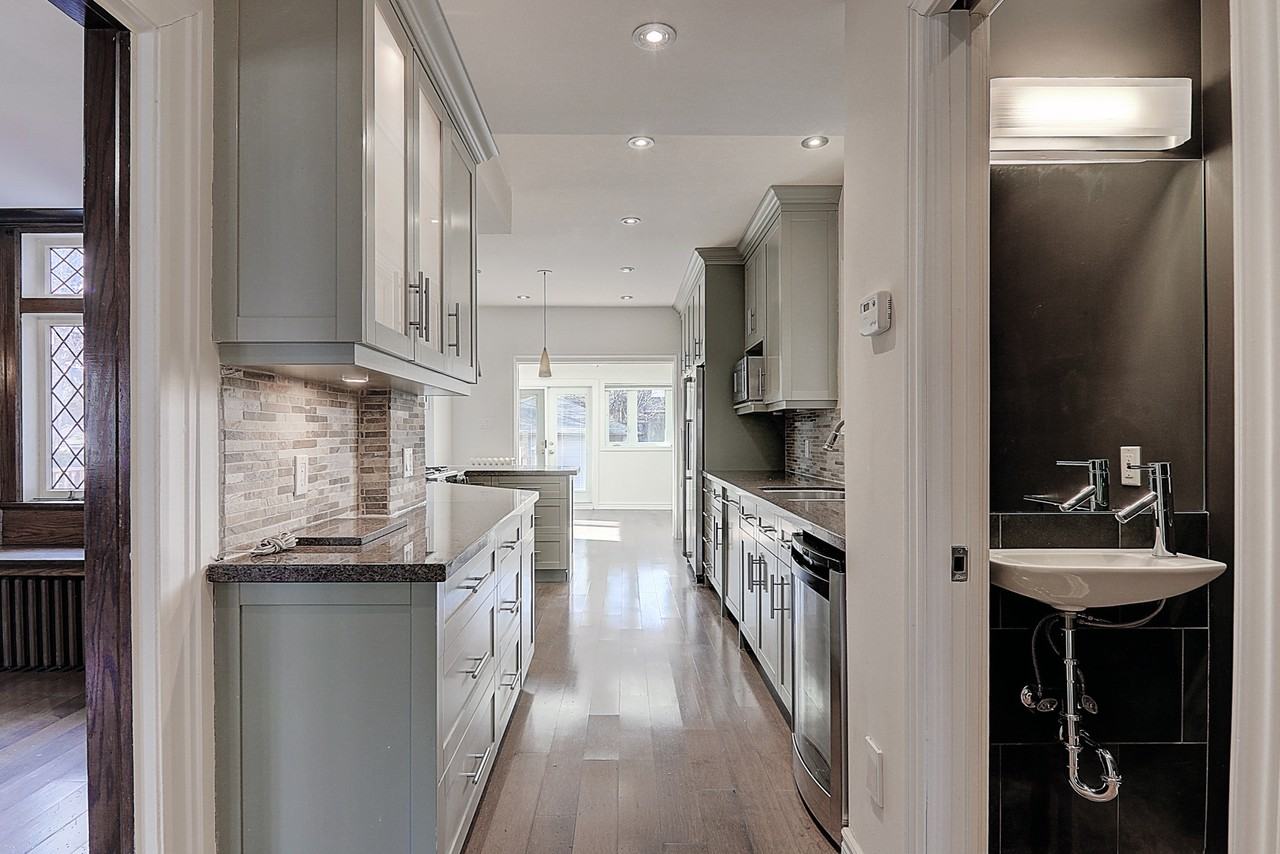 138 Fallingbrook Rd - Photo 6 of 40