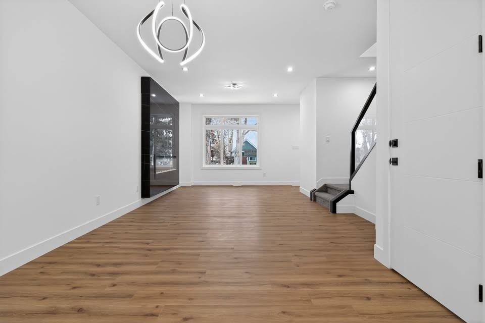9232 85 St Nw - Photo 3 of 17