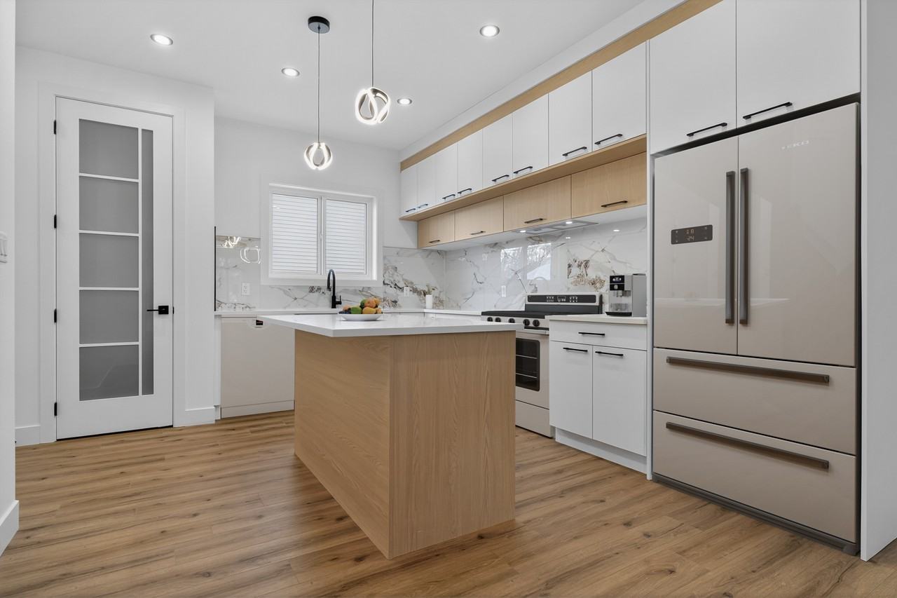 9232 85 St Nw - Photo 5 of 17