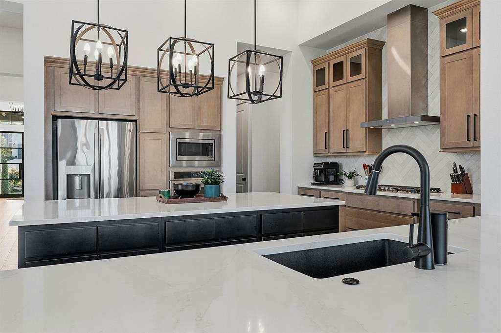 212 Texas Bluebonnet Trl - Photo 2 of 38