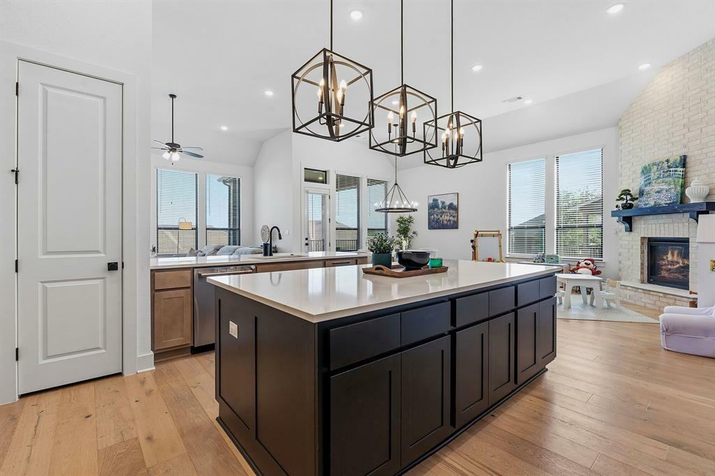 212 Texas Bluebonnet Trl - Photo 4 of 38