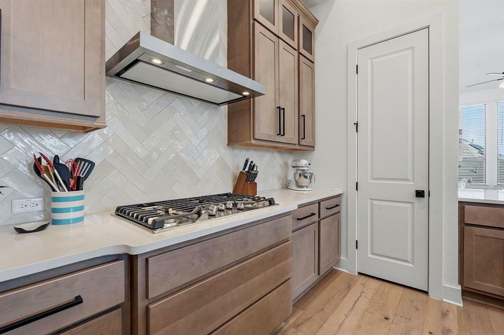 212 Texas Bluebonnet Trl - Photo 6 of 38