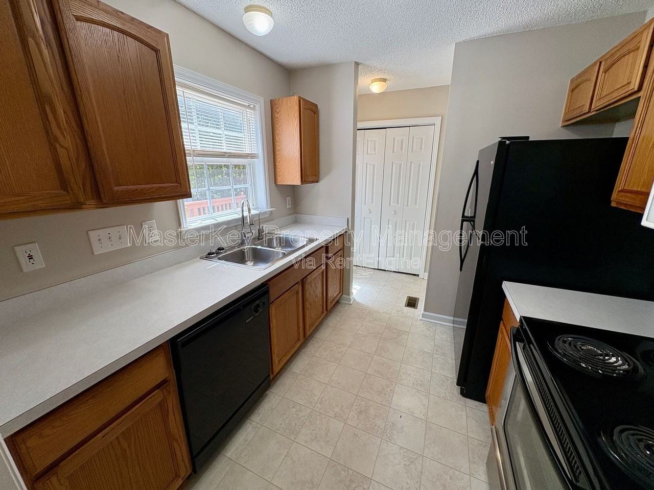 317 Cross Hill Ln - Photo 7 of 50