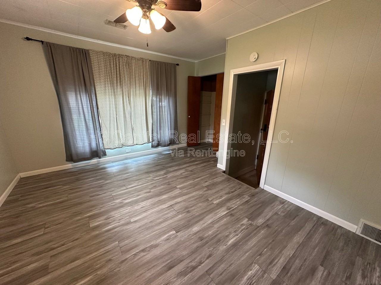 202 S Hilgard St - Photo 4 of 9
